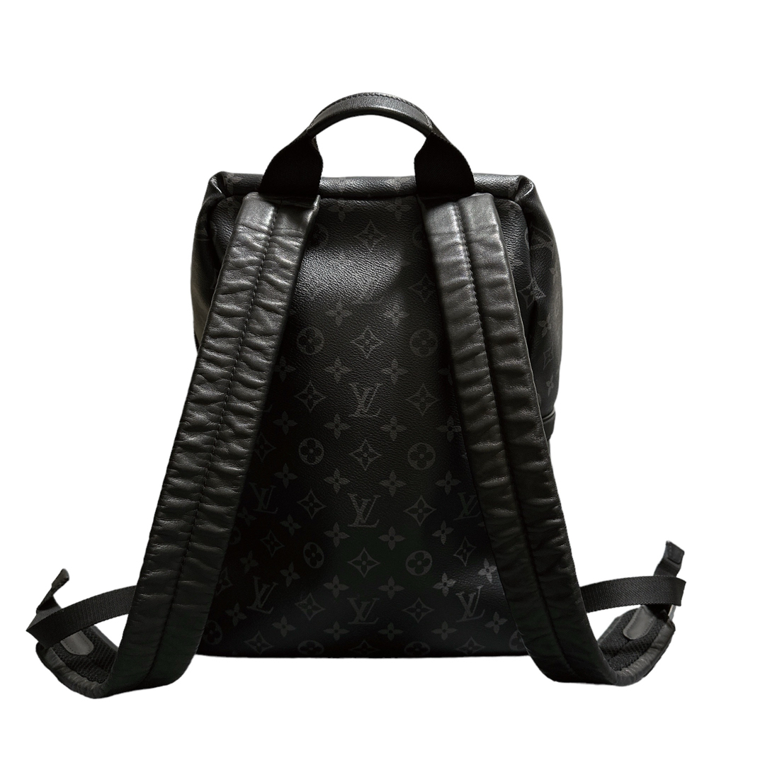 LOUIS VUITTON(ルイヴィトン)の美品 ルイヴィトン 現行品 バックパックM43186 モノグラム エクリプス メンズのバッグ(バッグパック/リュック)の商品写真