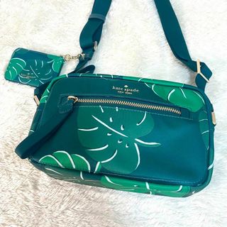 ケイトスペードニューヨーク(kate spade new york)の【未使用】　ケイトスペード　ショルダーバッグ　緑　カメラバッグ　モンステラ(ショルダーバッグ)