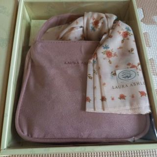 LAURA ASHLEY - ローラアシュレイLAURA ASHLEY ポーチ　ハンカチセット