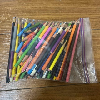 色鉛筆　バラ　カラフル(色鉛筆)