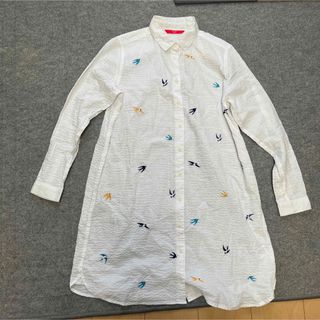 グラニフ(Design Tshirts Store graniph)のグラニフ　シャツワンピース 羽織り 長袖 ロング ホワイト ツバメ 刺繍 F(ひざ丈ワンピース)