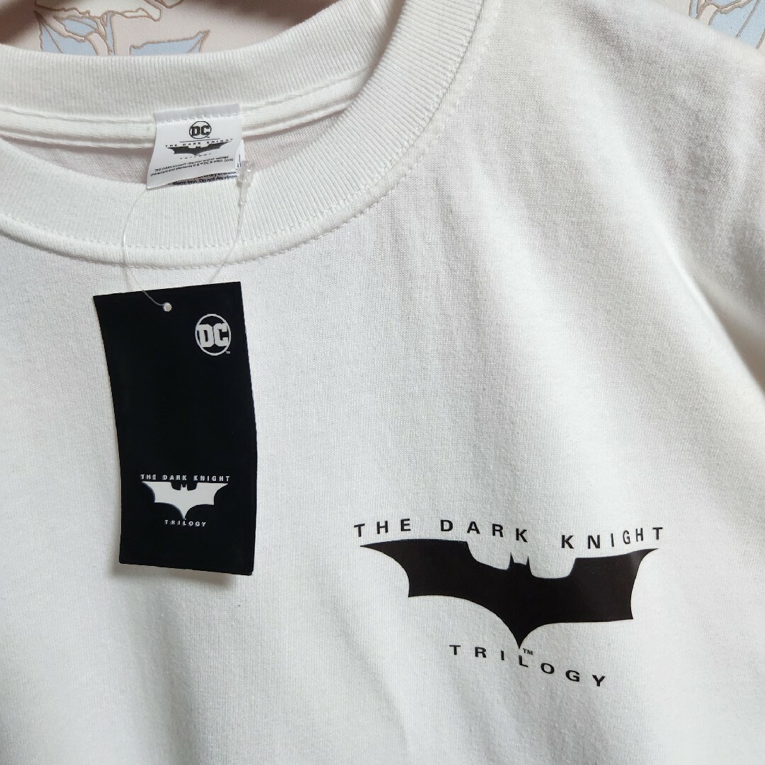 Tシャツ BATMAN ダークナイト トリロジー ポスター L メンズのトップス(Tシャツ/カットソー(半袖/袖なし))の商品写真