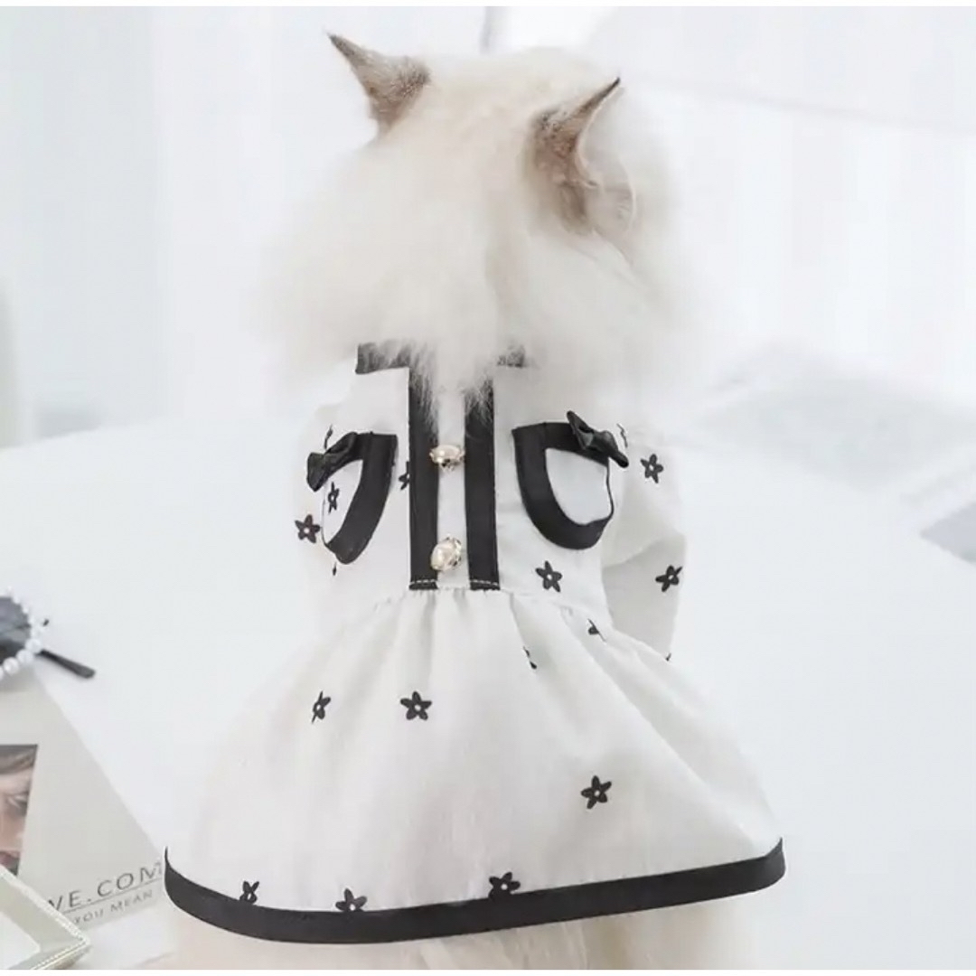 新品 犬服 猫服 ワンピース 高級感 ドレス 花柄 リボン XL ホワイト その他のペット用品(犬)の商品写真