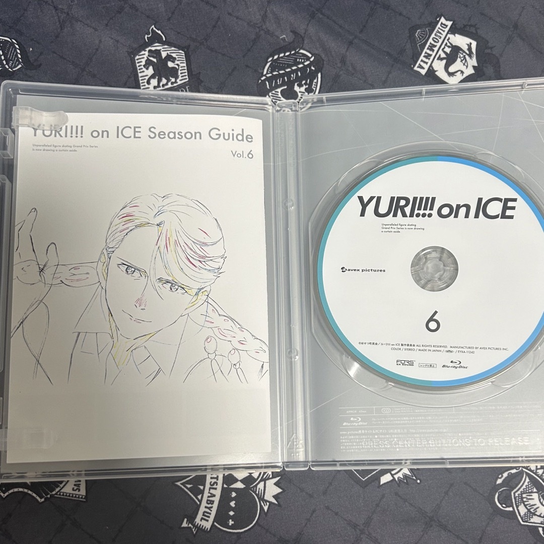 ユーリ!!! on ICE 6 ブルーレイ 全巻 6巻 エキシ BluRay エンタメ/ホビーの漫画(全巻セット)の商品写真