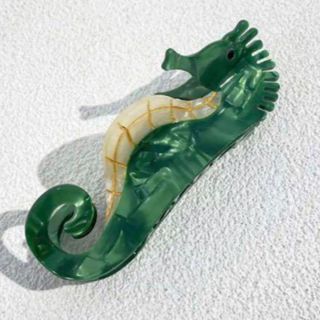 タツノオトシゴ　seahorse ヘアクリップ　バレッタ　海　グリーン　黒目(バレッタ/ヘアクリップ)