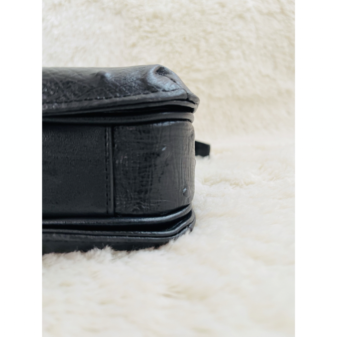 ハンドバッグ オーストリッチ風 黒 レディースのバッグ(ハンドバッグ)の商品写真