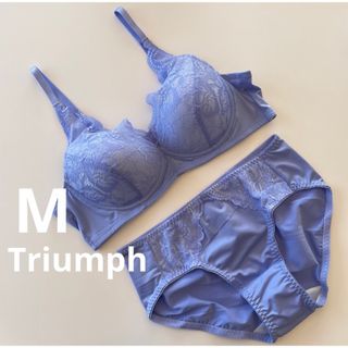 Triumph - 新品　トリンプ  Mサイズ　ブルー　プランジブラ＆ショーツセット