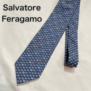 サルヴァトーレフェラガモ(Salvatore Ferragamo)の【美品】サルヴァトーレフェラガモ　バタフライ　蝶柄　総柄　シルク　ネクタイ(ネクタイ)