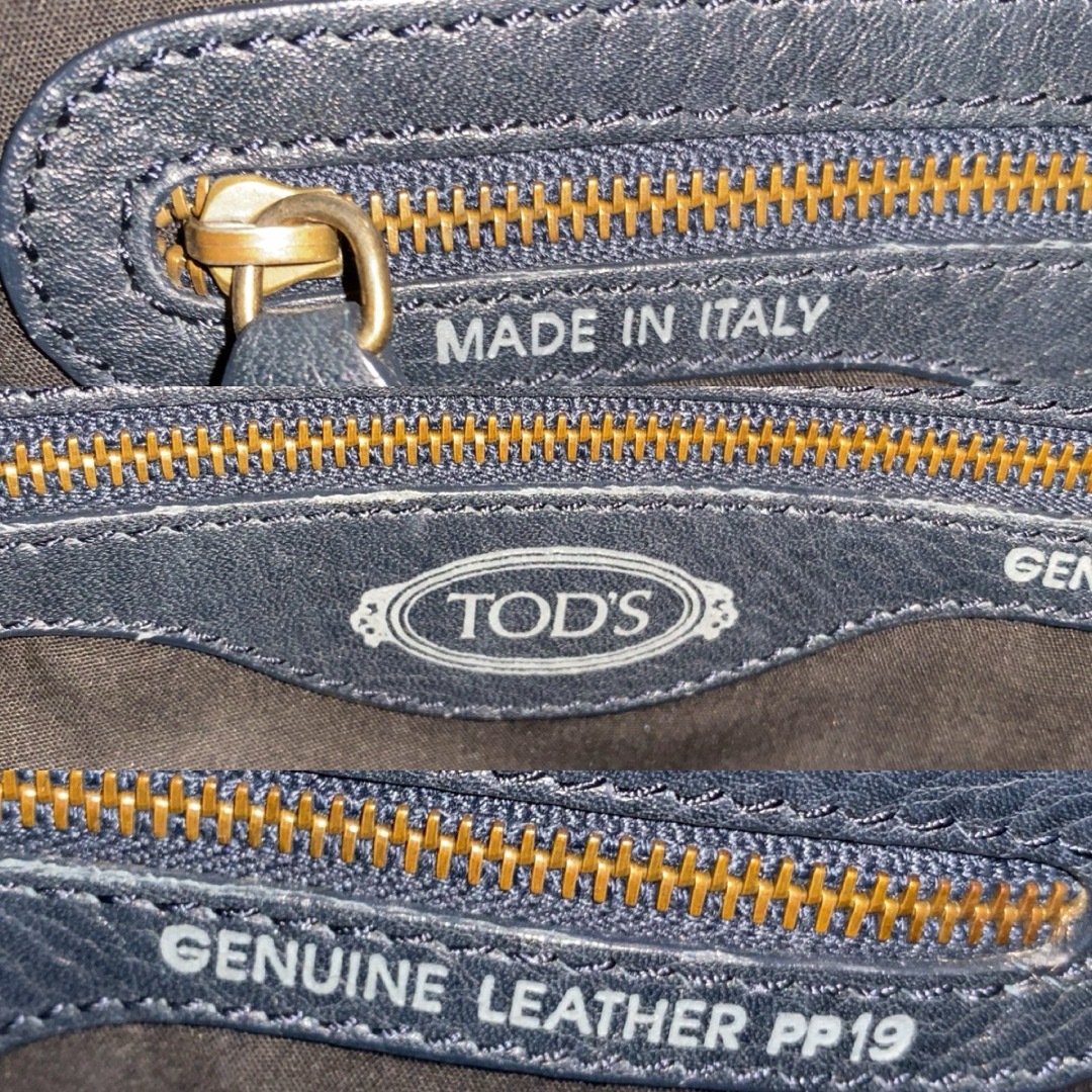 TOD'S(トッズ)の比較的美品！TOD'S トートバッグ A4収納可能 ロゴ レザー ブラック レディースのバッグ(トートバッグ)の商品写真