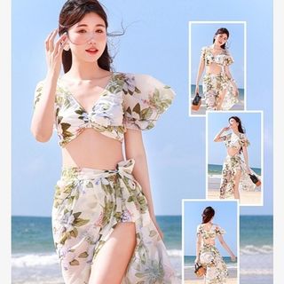 【話題商品‼】３点セット　水着　セパレート　ホワイト　花柄　海　パレオ　(水着)