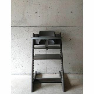 ストッケ(Stokke)の【美品】STOKKE　ヘイジーグレーSN.4～　ベビーセット＆トレイ付(その他)