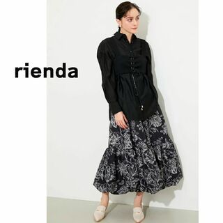 rienda - rienda リエンダ　ベスト　ショート丈　レディース　黒　ブラック　編み上げ