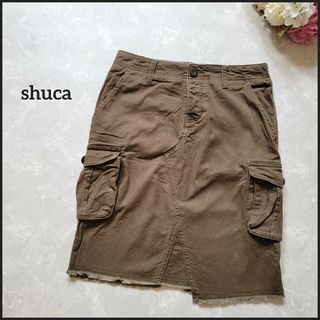 シュカ(shuca)のシュカ●裏地ギンガムチェック柄♪切りっぱなし加工スリット入りカーゴスカート(ひざ丈スカート)