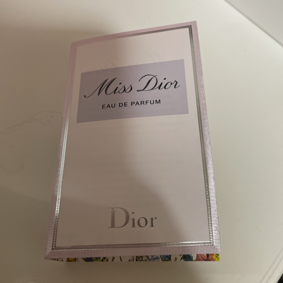 Christian Dior(クリスチャンディオール)の【新品未使用未開封】Miss Dior EAU DE PARFUM コスメ/美容の香水(香水(女性用))の商品写真