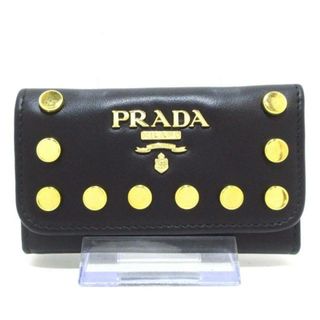 プラダ(PRADA)のPRADA(プラダ) キーケース美品  - 1PG222 黒×ゴールド 6連フック/スタッズ カーフレザー×金属素材(キーケース)