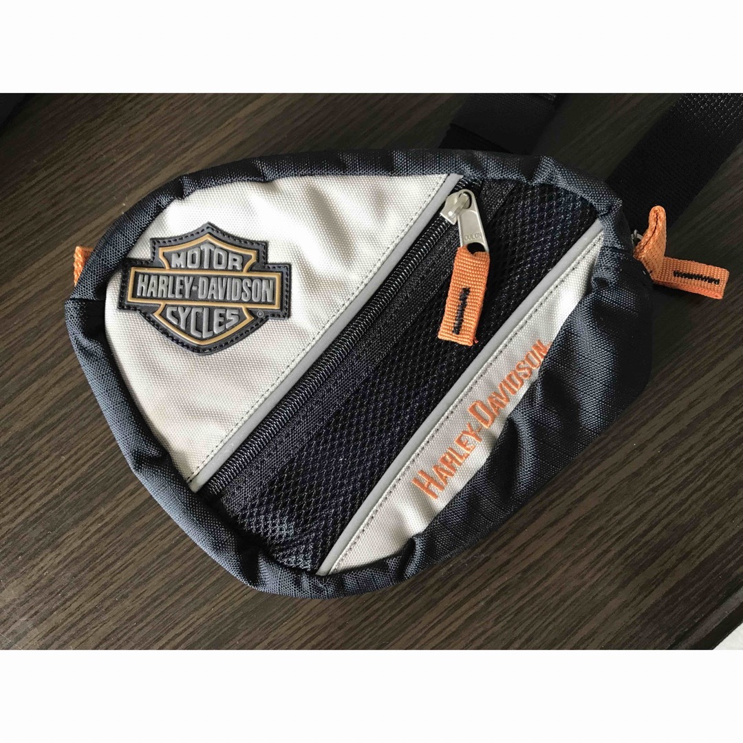 Harley Davidson(ハーレーダビッドソン)の【未使用】Harley-Davidson ウエストポーチ　ボディバッグ　ハワイ メンズのバッグ(ボディーバッグ)の商品写真