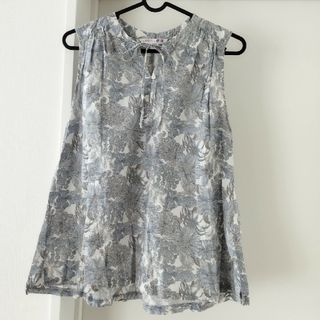 ユニクロ(UNIQLO)のユニクロ×LIBERTY　コラボ 　ノースリーブカットソー(カットソー(半袖/袖なし))