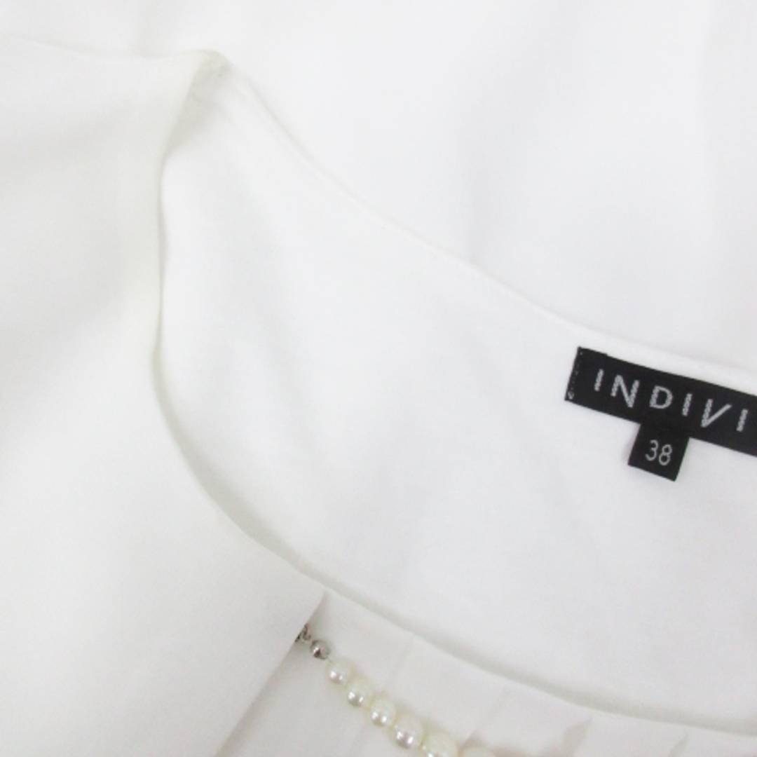 INDIVI(インディヴィ)のインディヴィ ブラウス カットソー 半袖 Uネック パールビーズ 38 M 白 レディースのトップス(シャツ/ブラウス(半袖/袖なし))の商品写真