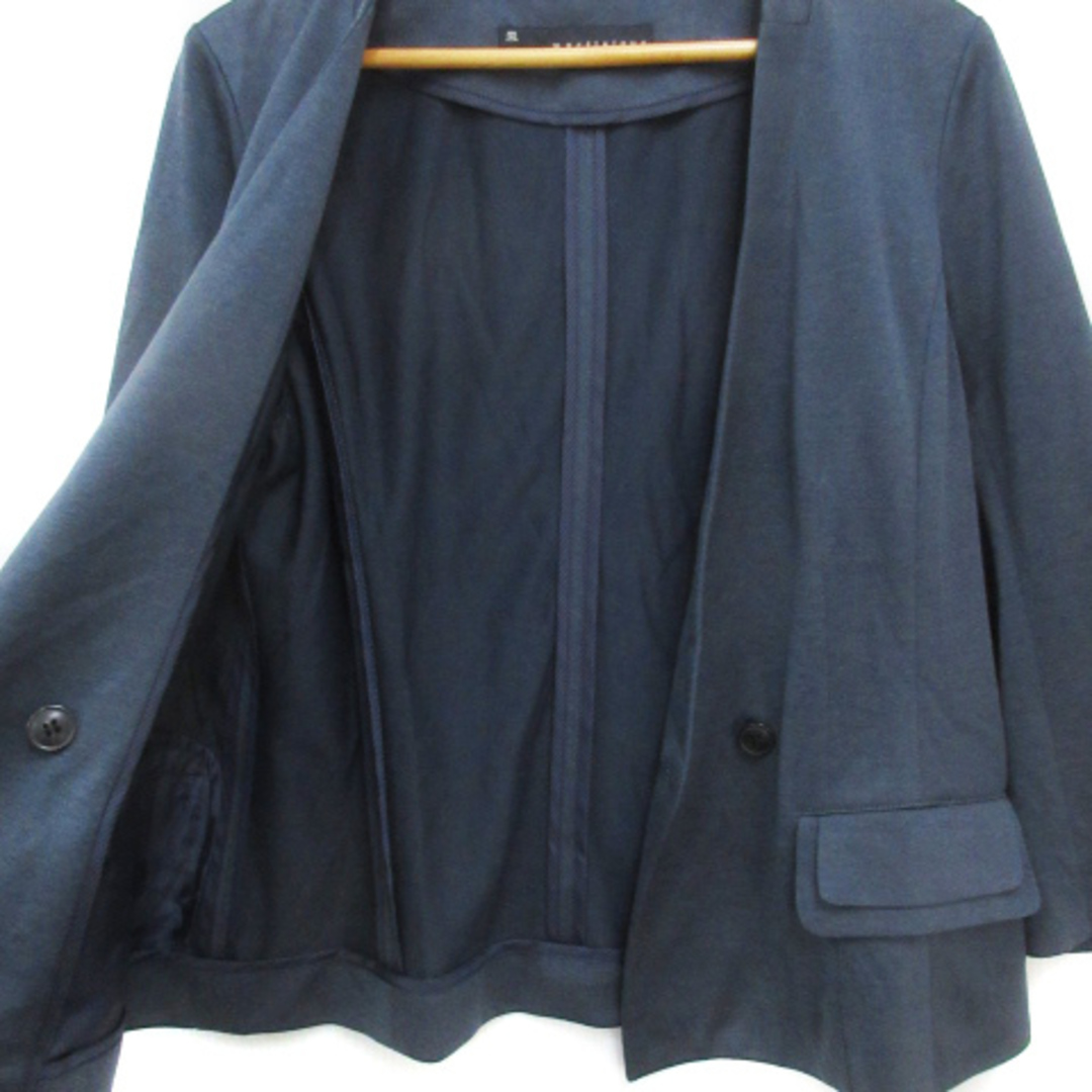 マルティニーク ノーカラージャケット ミドル丈 七分袖 ダブルボタン 総柄 紺 レディースのジャケット/アウター(その他)の商品写真