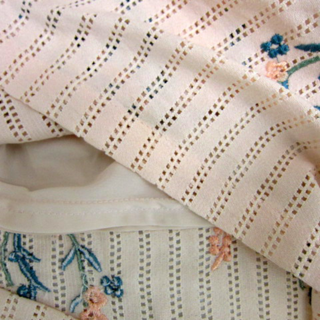 Lily Brown(リリーブラウン)のリリーブラウン タイトスカート ミモレ丈 花柄 刺繍 スリット 0 薄ピンク レディースのスカート(ひざ丈スカート)の商品写真