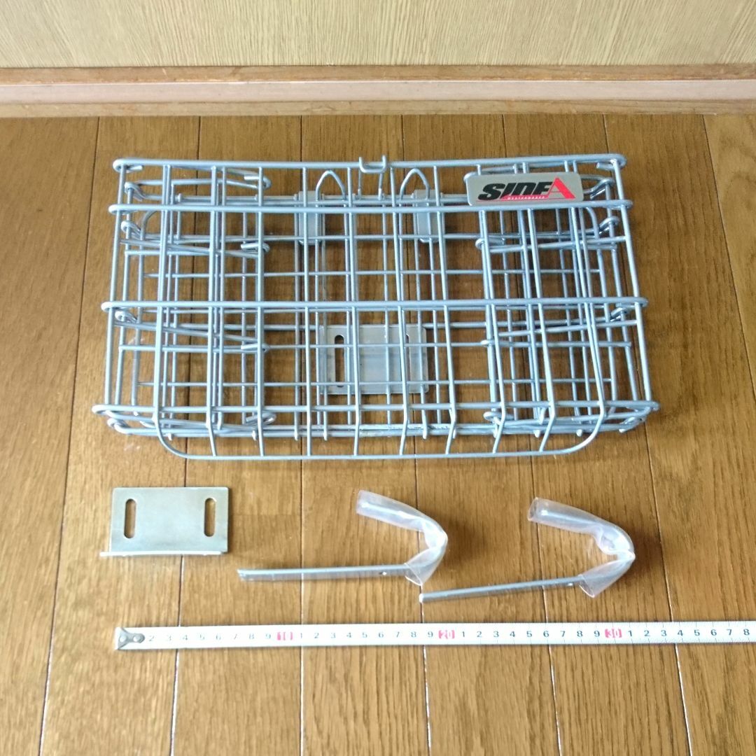 折り畳み式前かご　自転車用折りたたみ式前カゴ（不具合あり） スポーツ/アウトドアの自転車(その他)の商品写真