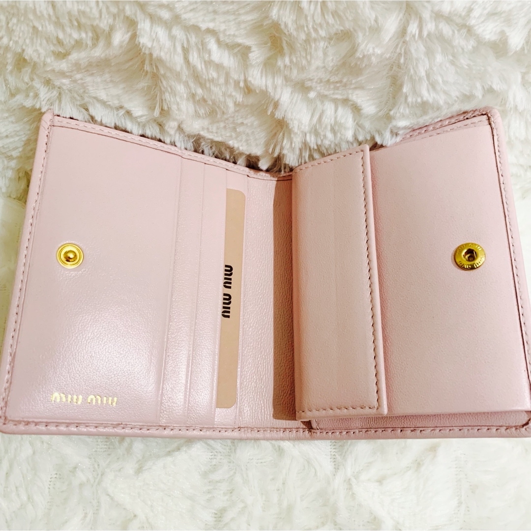 新品】MIUMIU ミュウミュウ 二つ折り財布 ドット ピンク 新品】MIUMIU ミュウミュウ 二つ折り財布 ドット ピンク
