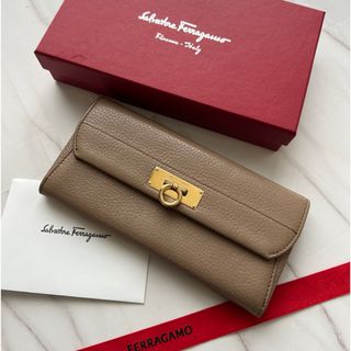 Salvatore Ferragamo - 401 美品 Ferragamo サルヴァトーレフェラガモ 2つ折り 長財布