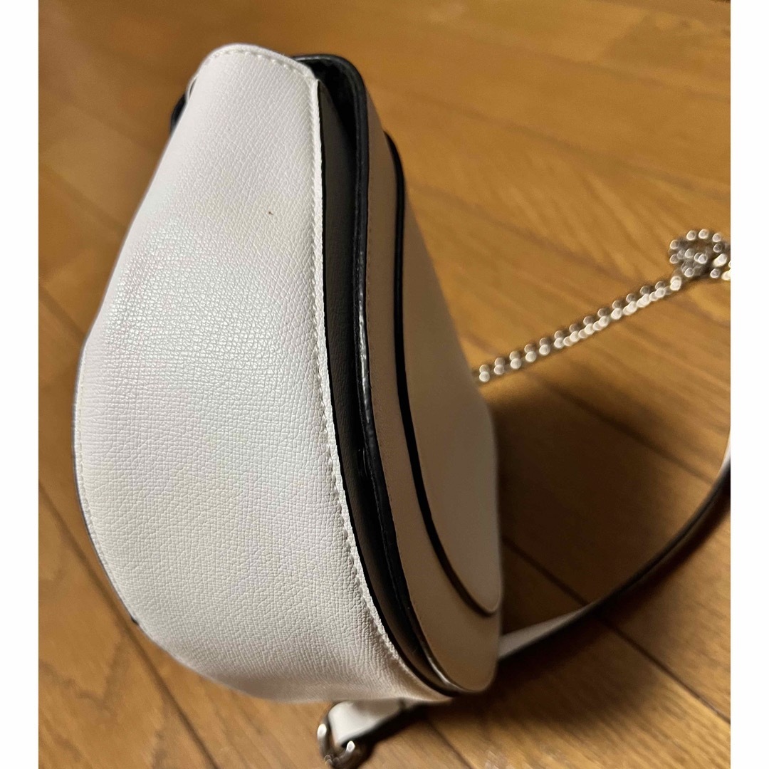 FOREVER 21(フォーエバートゥエンティーワン)のFOREVER21 ショルダーバッグ (白色) レディースのバッグ(ショルダーバッグ)の商品写真