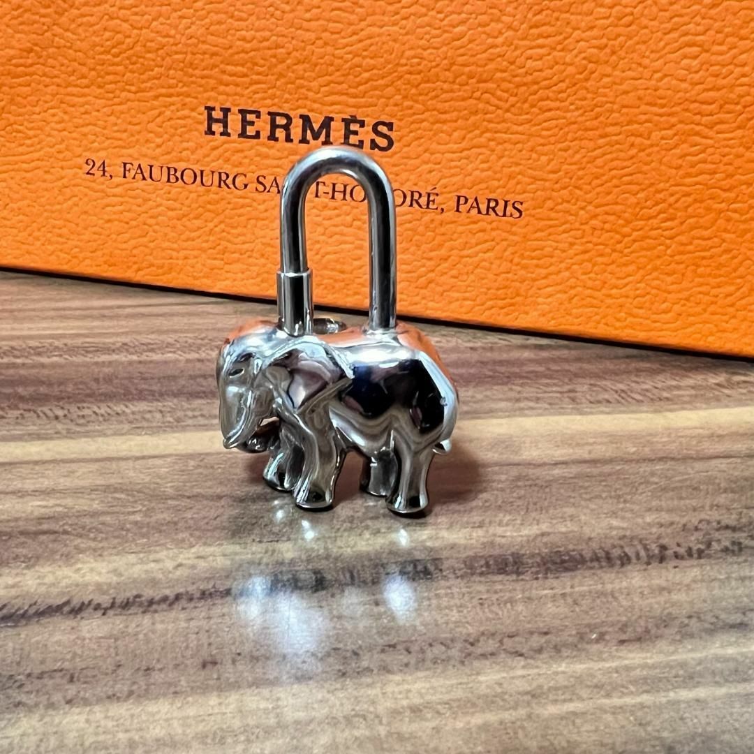 Hermes(エルメス)の⭐️美品⭐️HERMES エルメス エレファント カデナ チャーム シルバー レディースのアクセサリー(チャーム)の商品写真