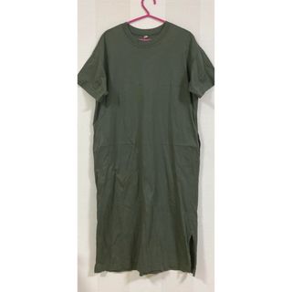 ユニクロ(UNIQLO)のUNIQLO ユニクロ　ワンピース　カーキ　M サイズ(ロングワンピース/マキシワンピース)