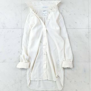 マディソンブルー(MADISONBLUE)の極美品♪マディソンブルー MADISON マダムロングシャツ B刺繍 クリーム(シャツ/ブラウス(長袖/七分))