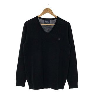 フレッドペリー(FRED PERRY)のFRED PERRY / フレッドペリー | メリノウール 月桂樹 ロゴ刺しゅう ハイゲージ Vネックニット | M | ネイビー | メンズ(ニット/セーター)