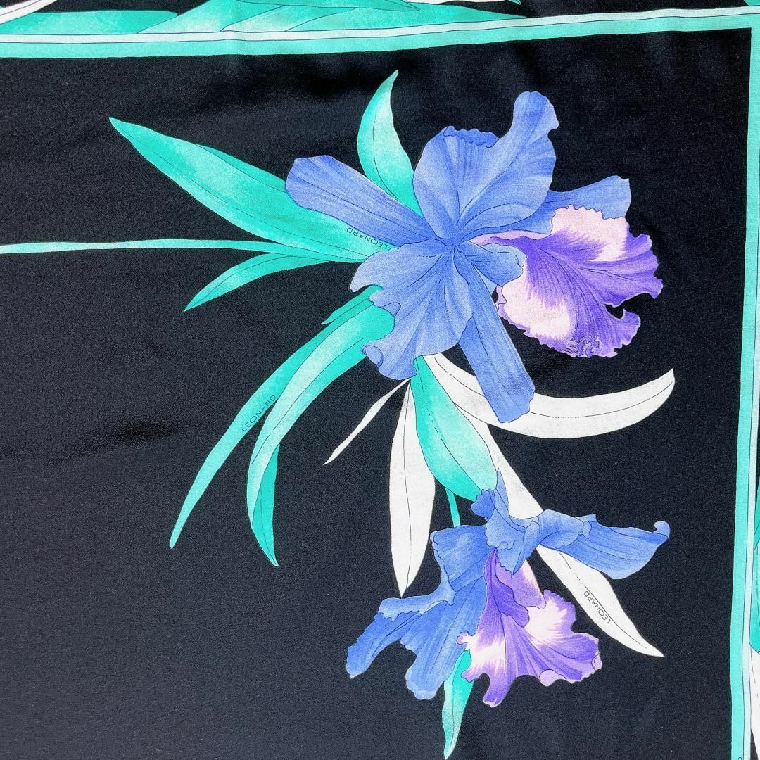 レオナール 大判 シルク100 スカーフ 花柄 総柄 88×88 黒 イタリア製 レオナール 大判 シルク100 スカーフ 花柄 総柄 88×88 黒 イタリア製