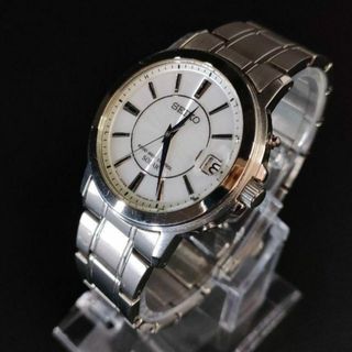 セイコー(SEIKO)の極美品【稼働品】SEIKO　セイコー　7B52　ソーラー時計　ホワイト　シルバー(腕時計(アナログ))