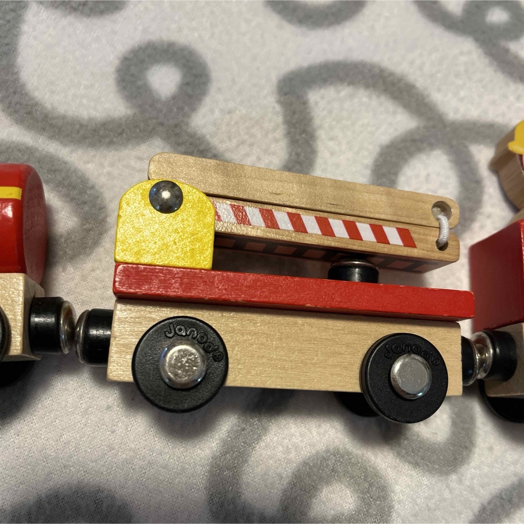 Janod(ジャノー)のJanod ジャノー ストーリートレイン/ファイアーエンジン キッズ/ベビー/マタニティのおもちゃ(電車のおもちゃ/車)の商品写真
