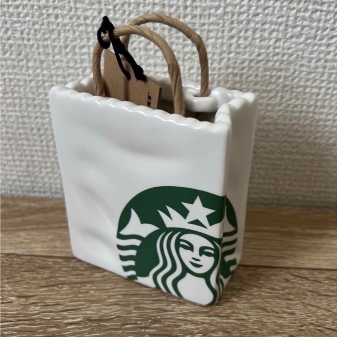 Starbucks(スターバックス)の新品●北米限定●スターバックス陶器製 トートバッグ カードホルダー オーナメント インテリア/住まい/日用品のインテリア小物(小物入れ)の商品写真