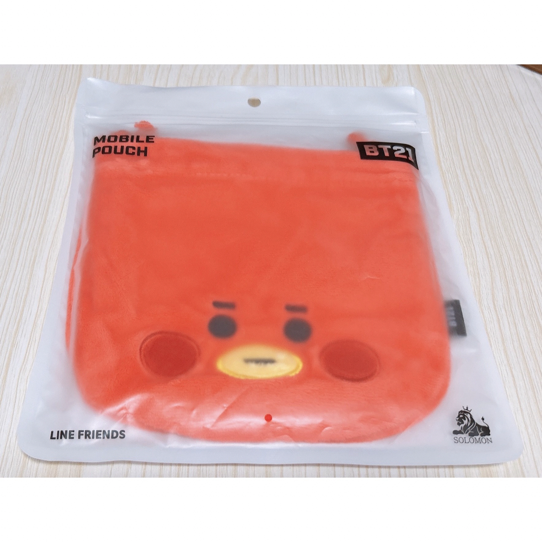 BT21(ビーティーイシビル)のBT21 モバイルフェイスタイプポーチ  エンタメ/ホビーのタレントグッズ(アイドルグッズ)の商品写真