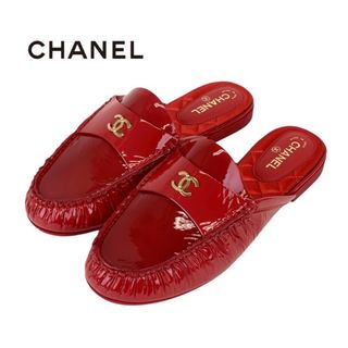 シャネル(CHANEL)のシャネル CHANEL フラットシューズ 靴 シューズ パテント レッド ゴールド ミュール ココマーク(ミュール)