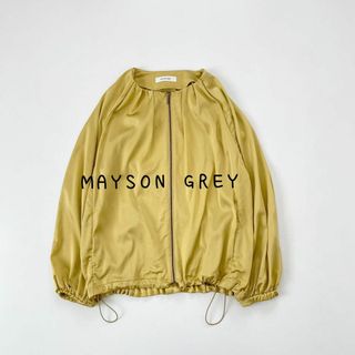 メイソングレイ(MAYSON GREY)のメイソングレイ　 チャームサテンブルゾン （イエロー）(ブルゾン)