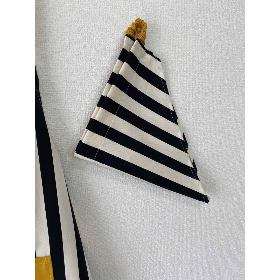 子どもエプロン　キッズエプロン三角巾セット　ハンドメイド　ストライプ　マスタード ハンドメイドのキッズ/ベビー(ファッション雑貨)の商品写真