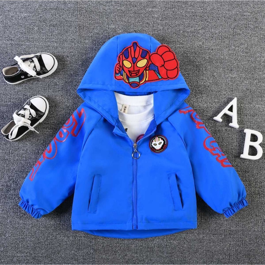 ウルトラマン 可愛い　ジャケット　キッズ キッズ/ベビー/マタニティのキッズ服男の子用(90cm~)(ジャケット/上着)の商品写真