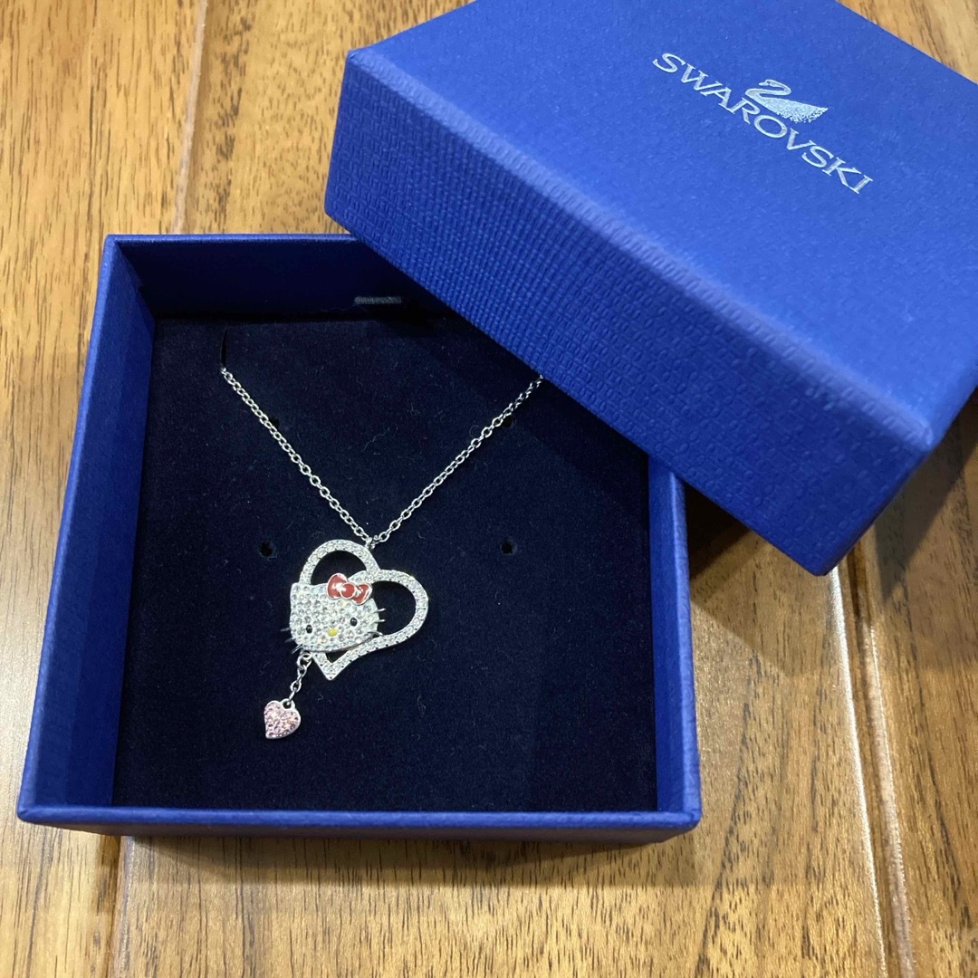 SWAROVSKI(スワロフスキー)のスワロフスキー　ハローキティネックレス レディースのアクセサリー(ネックレス)の商品写真