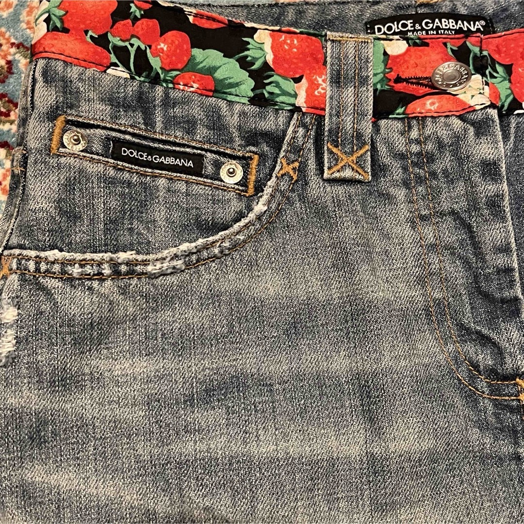 DOLCE&GABBANA - DOLCE&GABBANA イチゴ柄ダメージデニムスカート DOLCE&GABBANA - DOLCE&GABBANA イチゴ柄ダメージデニムスカート