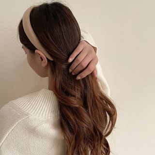 【新品】カチューシャ おしゃれ ヘアアクセサリー 大人 フォーマル レトロ 韓国(カチューシャ)