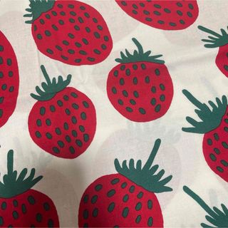 マリメッコ(marimekko)のマリメッコ 生地 ピエニマンシッカ　白(生地/糸)