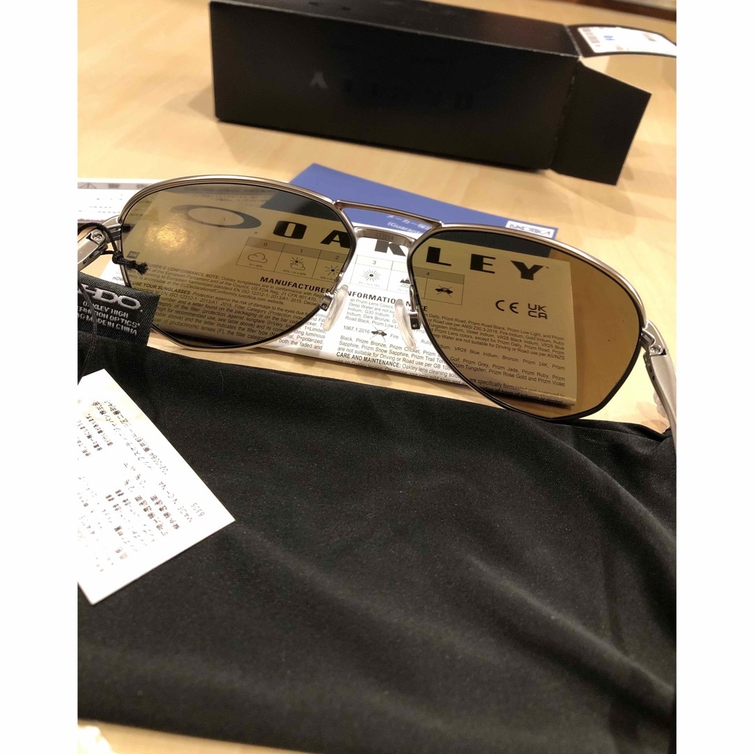 Oakley(オークリー)のOAKLEY サングラス 新品未使用 全国送料無料 メンズのファッション小物(サングラス/メガネ)の商品写真