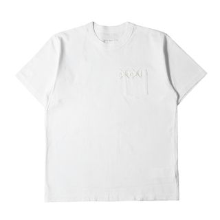 sacai - 美品 Sacai サカイ Tシャツ サイズ:2 / 21AW KAWS ロゴ 刺繍 ポケット クルーネック 半袖Tシャツ Embroidery T-shirt 21-0285S ホワイト 白 / カウズ コラボ トップス カットソー【メンズ】【中古】