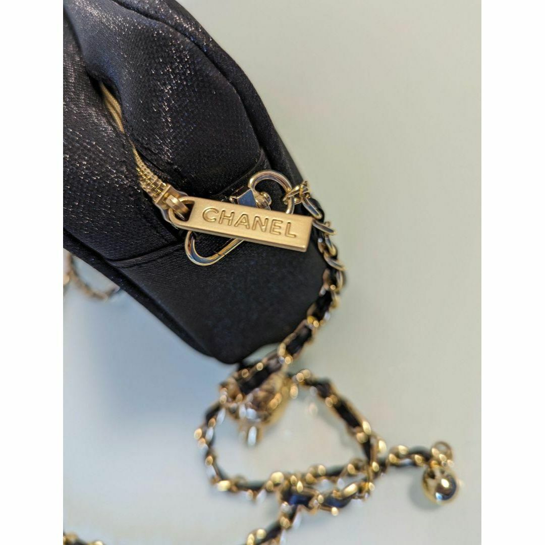 CHANEL - 新品 CHANEL シャネル ノベルティ ポーチ チェーン付 CHANEL - 新品 CHANEL シャネル ノベルティ ポーチ チェーン付