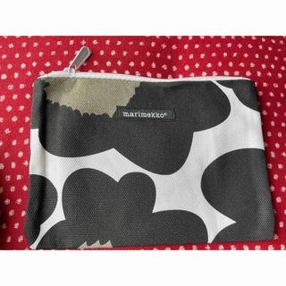 marimekko - マリメッコのメイクポーチ　marimekko黒カーキ ウニッコ花柄★新品未使用①