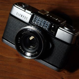 オリンパス(OLYMPUS)の【整備品・試写あり】Olympus PEN D ①(フィルムカメラ)